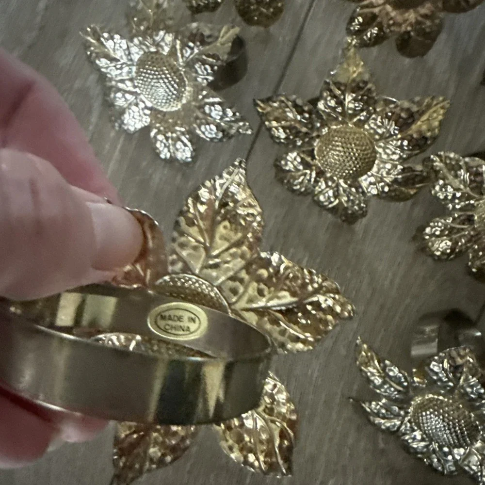 Napkin Ring Holders-‎ Gold Toned Set Of 10 Flower Vintage
